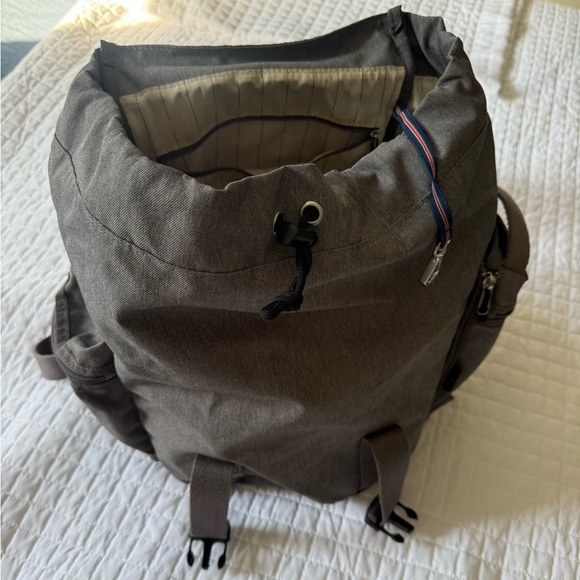 Storksak Unisex Diaper Backpack with Trolley Sleeve, detachable bottle pouch - Picture 7 of 10